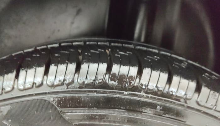 2016 Volkswagen Polo GT TSI AT, Petrol, Automatic, 1,04,392 km, Left Rear Tyre Tread