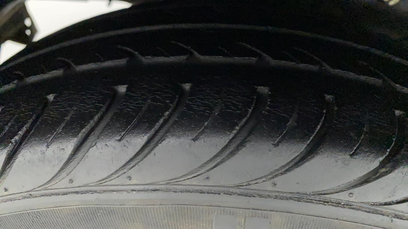 2018 Hyundai Eon SPORTZ, Petrol, Manual, 61,727 km, Right Rear Tyre Tread