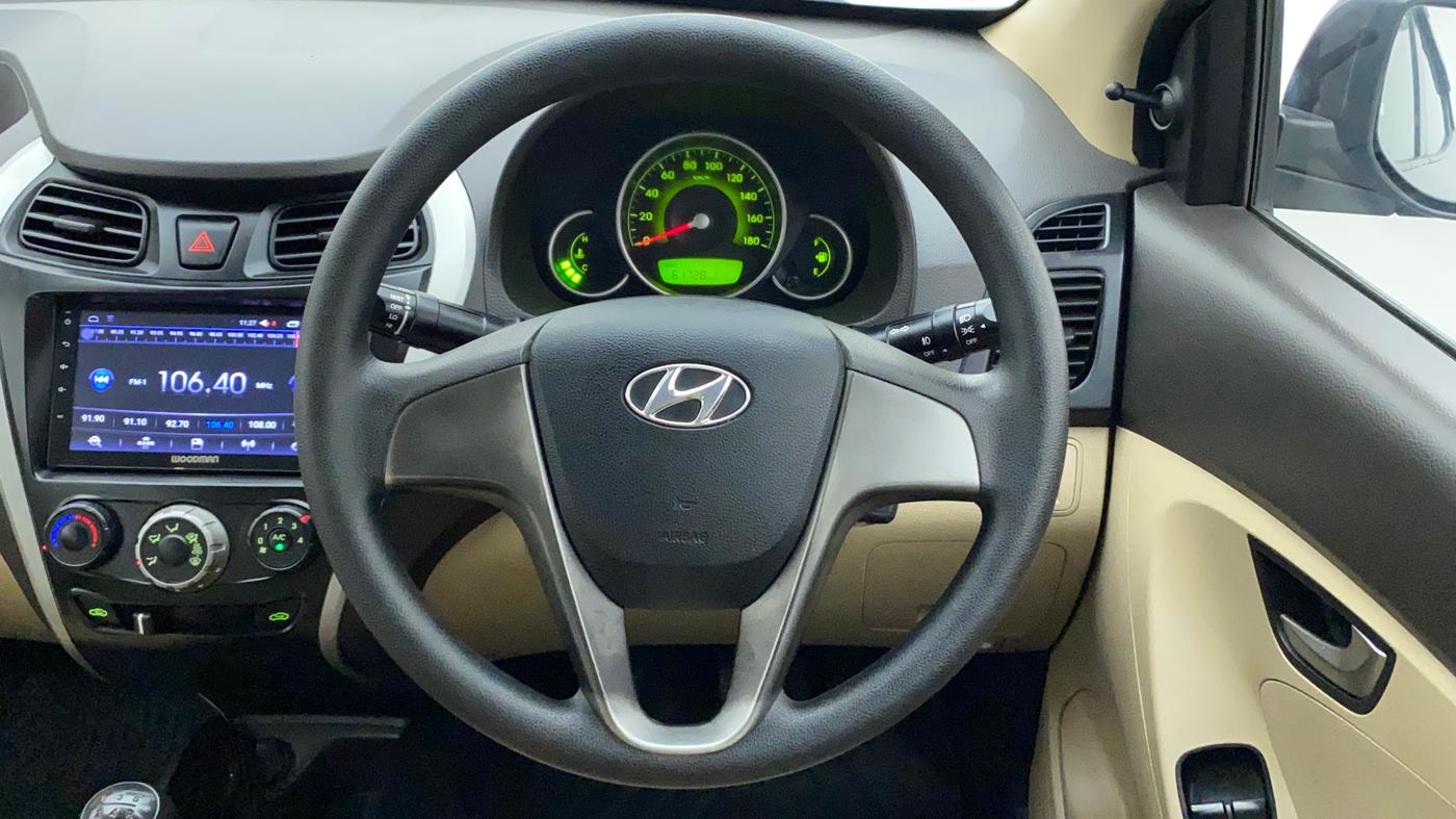 2018 Hyundai Eon SPORTZ, Petrol, Manual, 61,727 km, Steering Wheel Close Up