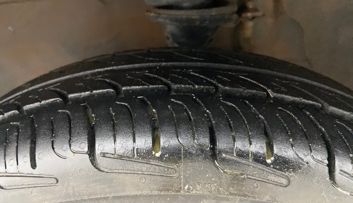 2014 Maruti Alto 800 LXI, Petrol, Manual, 46,863 km, Left Front Tyre Tread