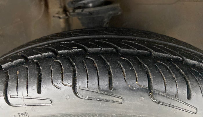 2014 Maruti Alto 800 LXI, Petrol, Manual, 46,863 km, Right Front Tyre Tread