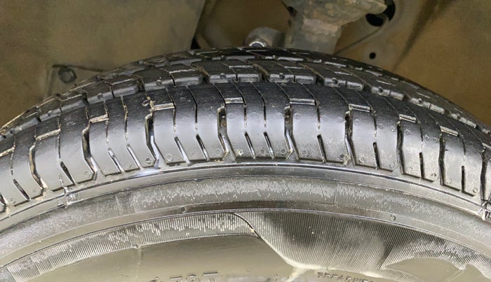 2021 Maruti New Wagon-R LXI CNG 1.0, CNG, Manual, 68,180 km, Left Front Tyre Tread