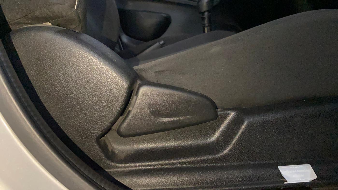 2021 Renault Kwid RXL 1.0, Petrol, Manual, 18,927 km, Driver Side Adjustment Panel