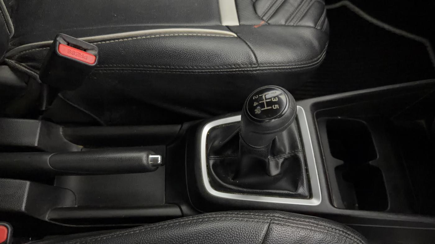 2019 Maruti Swift VXI, Petrol, Manual, 47,987 km, Gear Lever