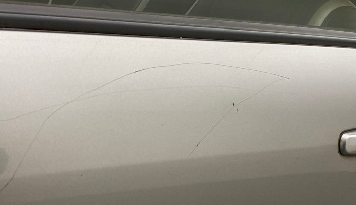 2012 Maruti Swift VXI, Petrol, Manual, 60,606 km, Front passenger door - Minor scratches
