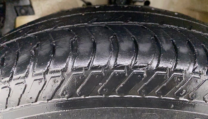 2016 Maruti Swift Dzire VDI ABS, Diesel, Manual, 37,691 km, Left Front Tyre Tread