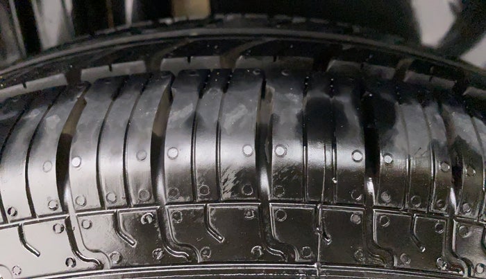 2016 Maruti Swift Dzire VDI ABS, Diesel, Manual, 37,691 km, Right Rear Tyre Tread