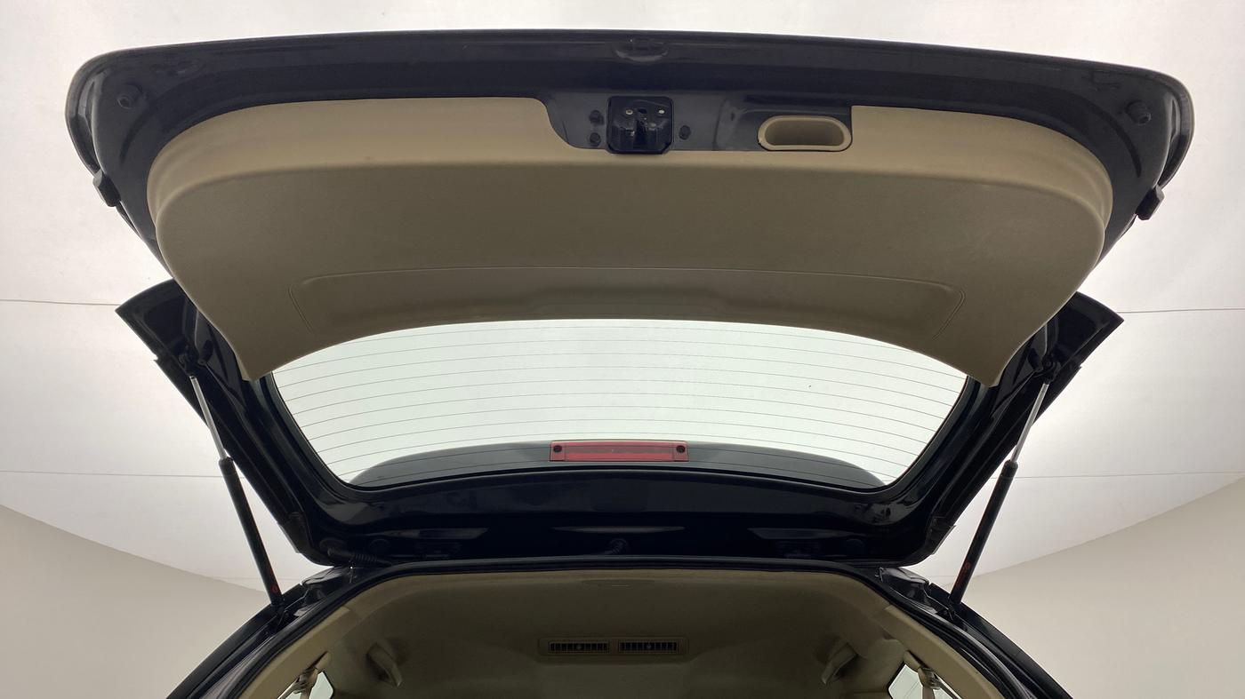 2012 Toyota Fortuner 3.0 AT 4X2, Diesel, Automatic, 1,99,118 km, Boot Door Open