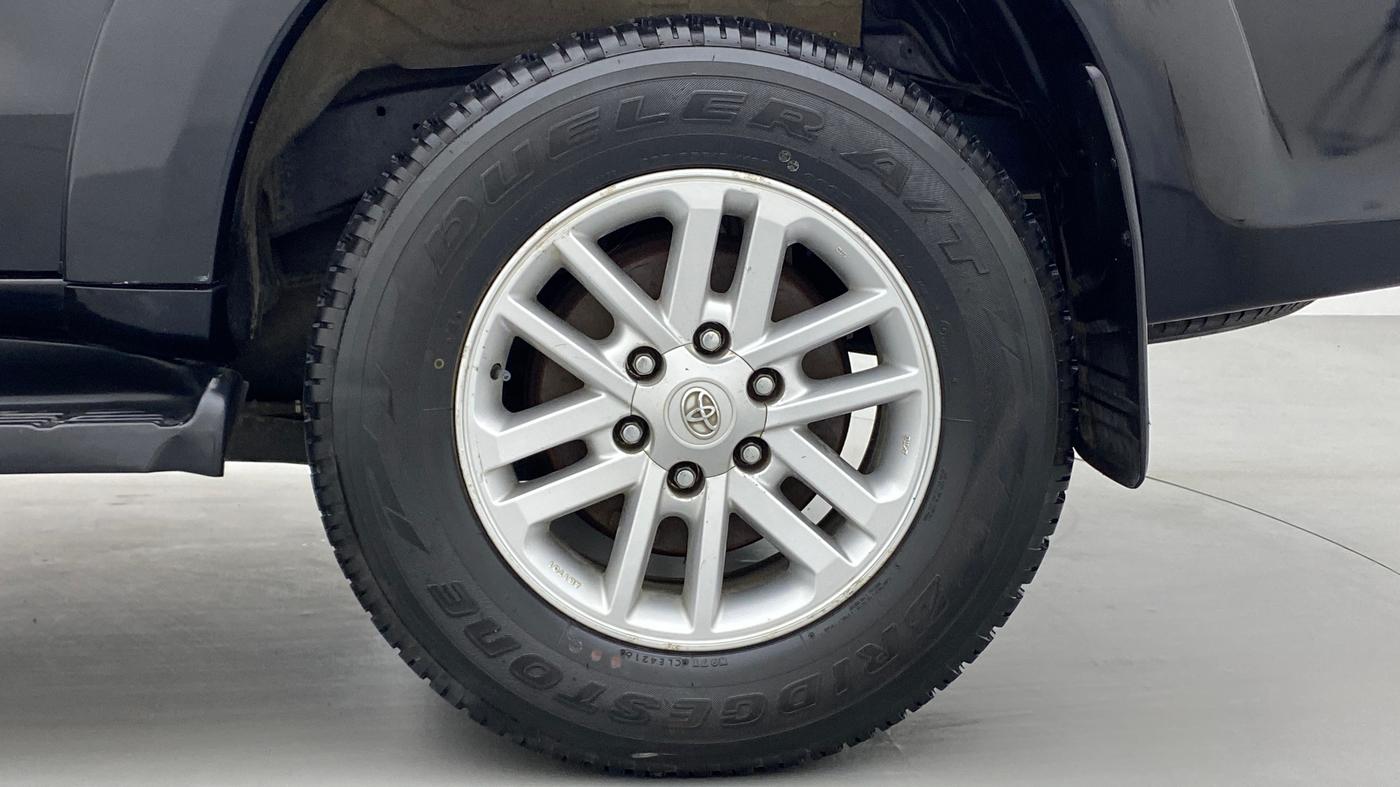 2012 Toyota Fortuner 3.0 AT 4X2, Diesel, Automatic, 1,99,118 km, Left Rear Wheel