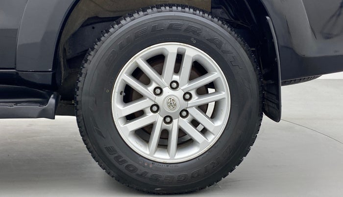 2012 Toyota Fortuner 3.0 AT 4X2, Diesel, Automatic, 1,99,118 km, Left Rear Wheel