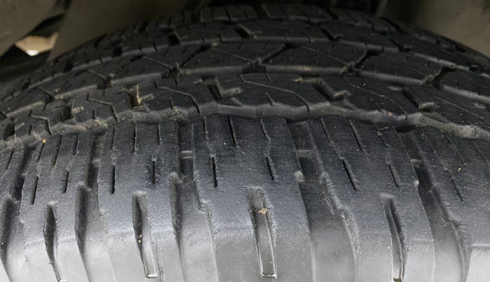 2012 Toyota Fortuner 3.0 AT 4X2, Diesel, Automatic, 1,99,118 km, Right Front Tyre Tread