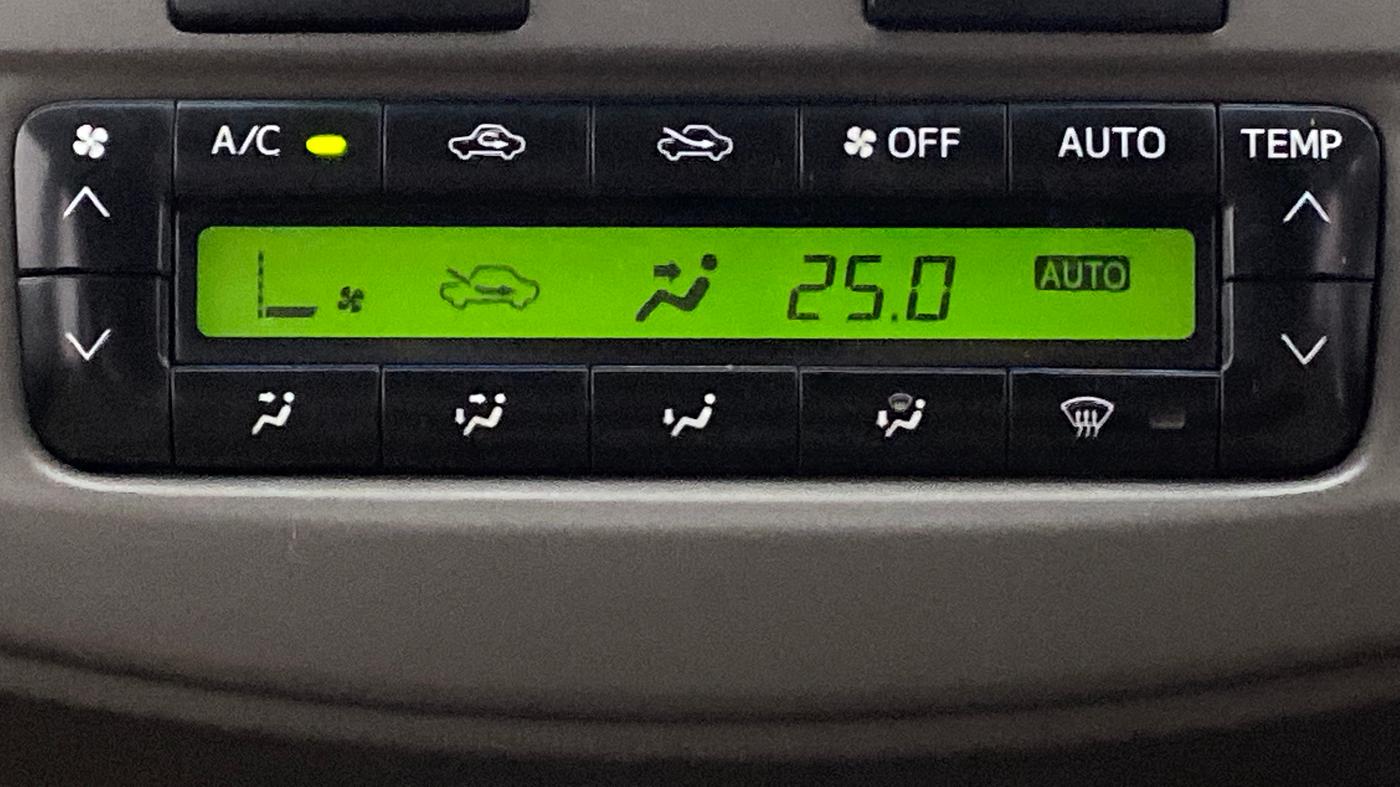 2012 Toyota Fortuner 3.0 AT 4X2, Diesel, Automatic, 1,99,118 km, Automatic Climate Control
