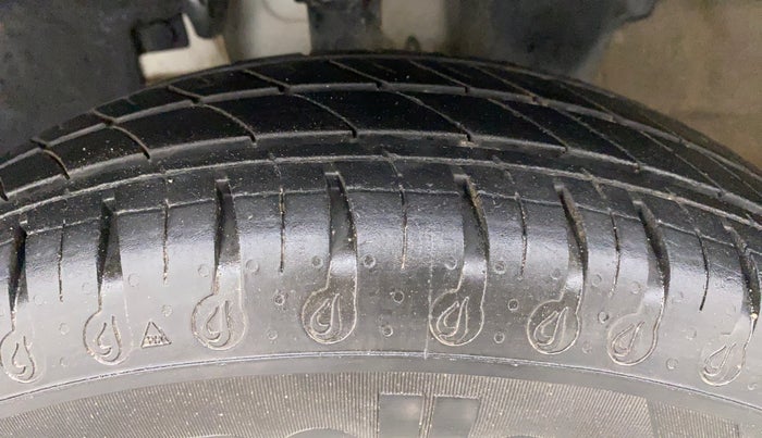 2021 Renault Kwid 1.0 RXL, Petrol, Manual, 22,532 km, Left Front Tyre Tread