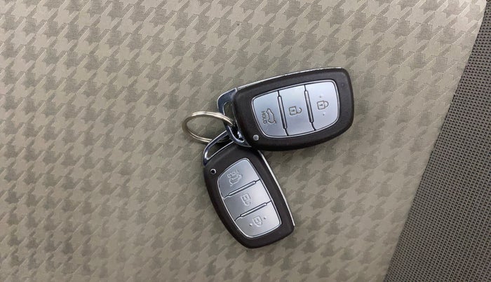 2019 Hyundai Elite i20 ASTA 1.2 (O), Petrol, Manual, 49,142 km, Key Close Up