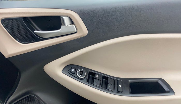 2019 Hyundai Elite i20 ASTA 1.2 (O), Petrol, Manual, 49,142 km, Driver Side Door Panels Control