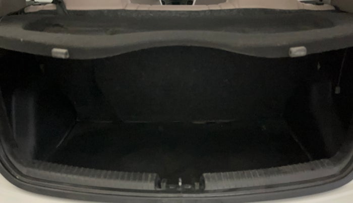 2015 Hyundai Grand i10 SPORTZ 1.2 KAPPA VTVT, Petrol, Manual, 48,027 km, Boot Inside