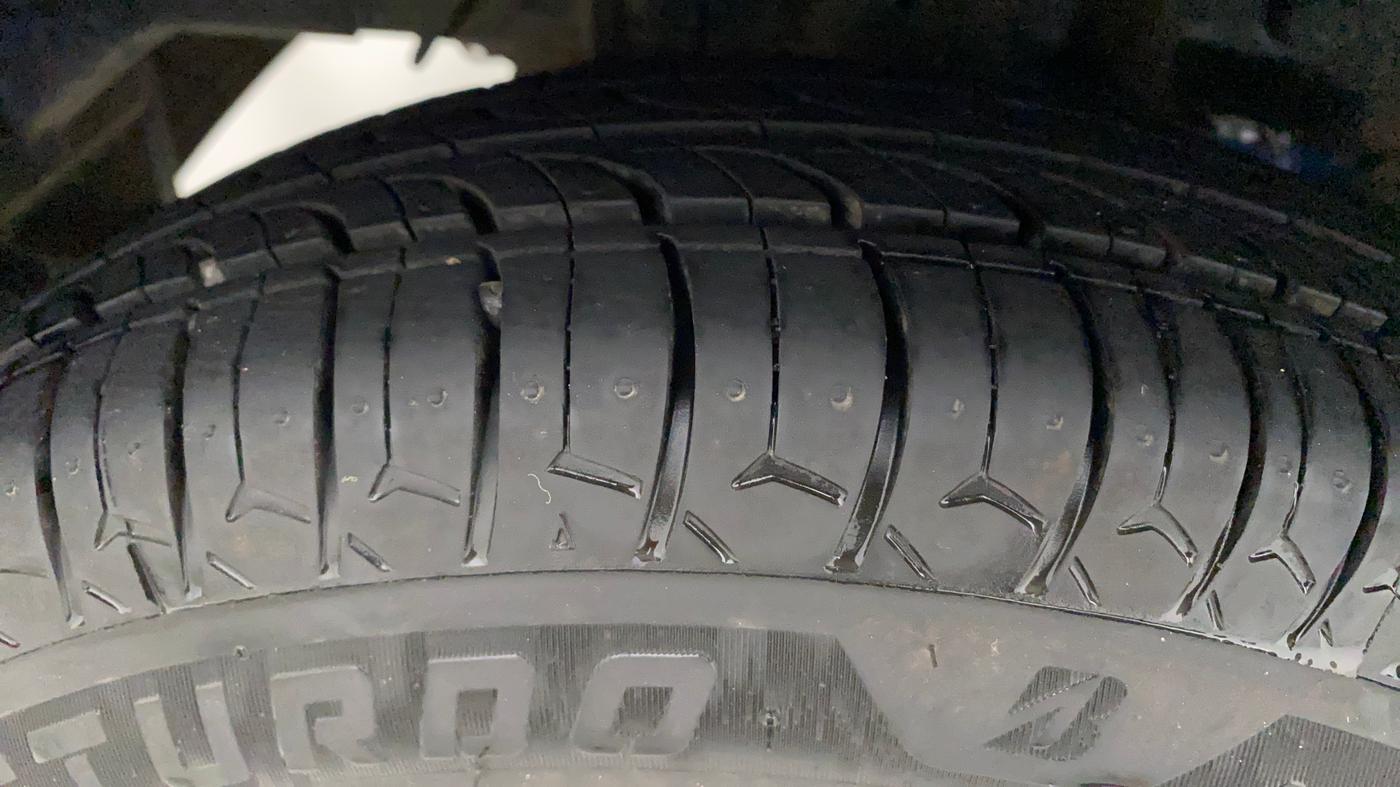 2016 Hyundai Eon ERA PLUS (O), Petrol, Manual, 74,638 km, Right Rear Tyre Tread