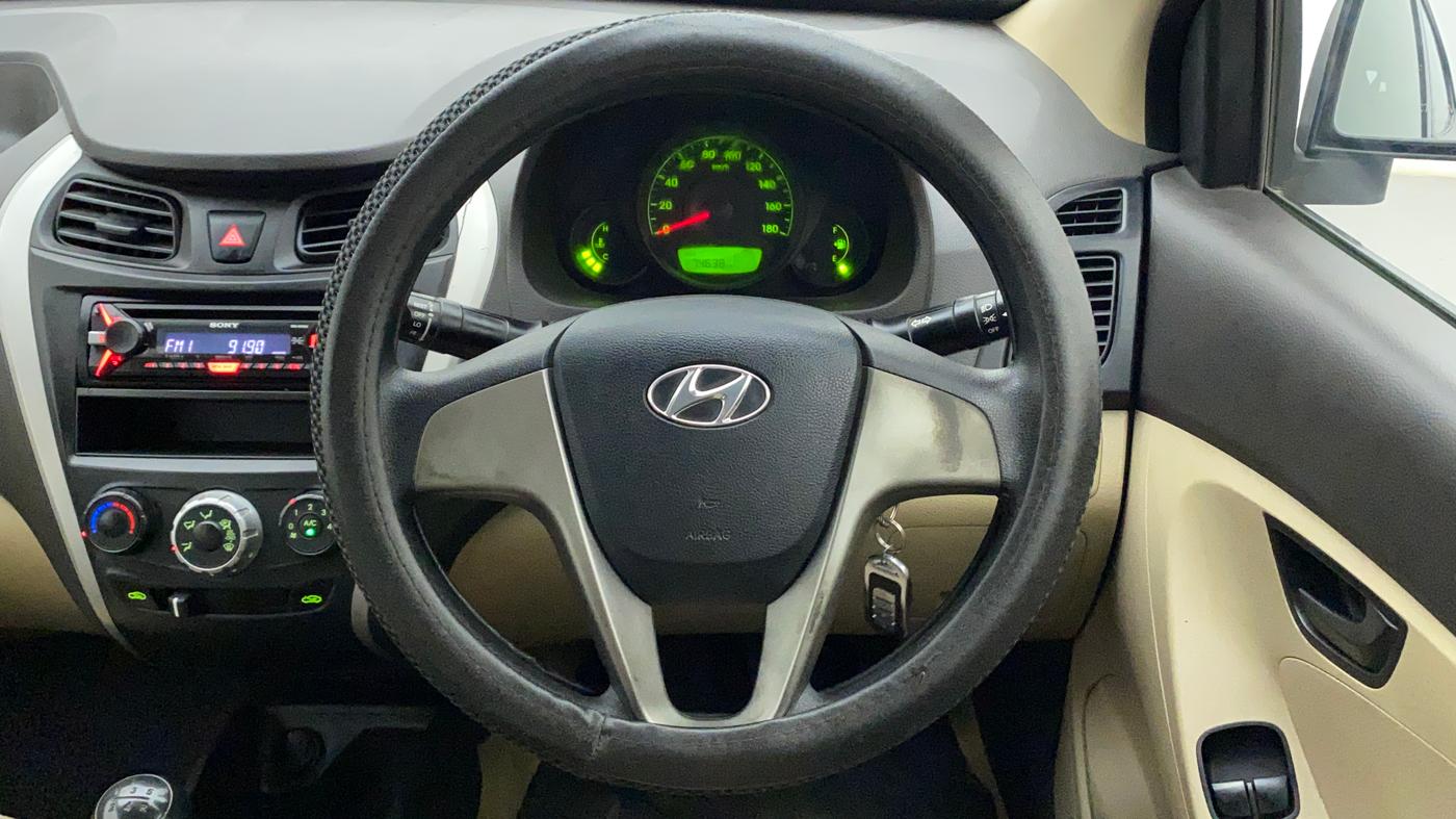 2016 Hyundai Eon ERA PLUS (O), Petrol, Manual, 74,638 km, Steering Wheel Close Up