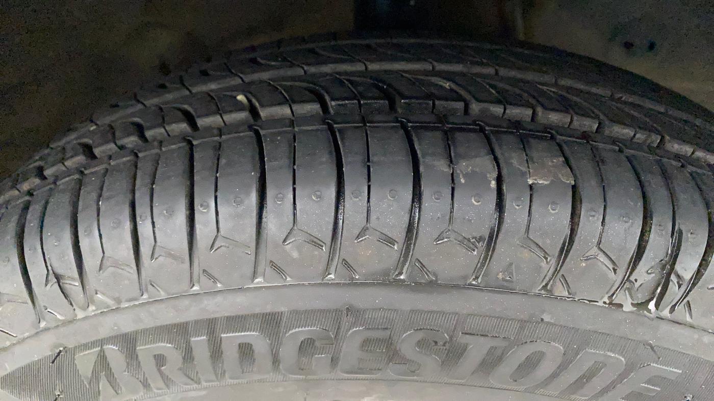 2016 Hyundai Eon ERA PLUS (O), Petrol, Manual, 74,638 km, Right Front Tyre Tread