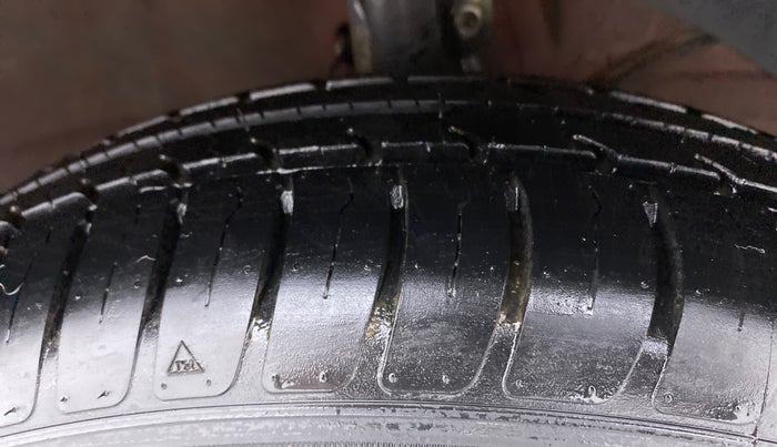 2018 Maruti Dzire VXI AMT, Petrol, Automatic, 54,737 km, Right Front Tyre Tread