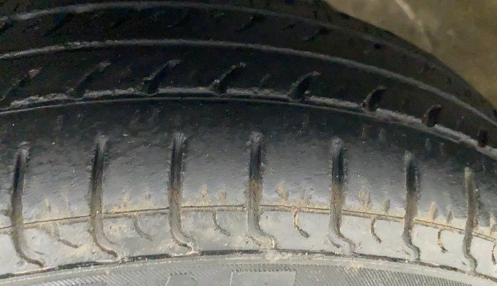 2010 Maruti Wagon R LXI MINOR, Petrol, Manual, 46,233 km, Left Front Tyre Tread