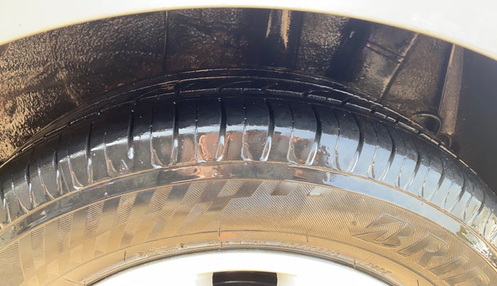 2015 Hyundai Xcent S (O) 1.2, Petrol, Manual, 61,983 km, Left Rear Tyre Tread