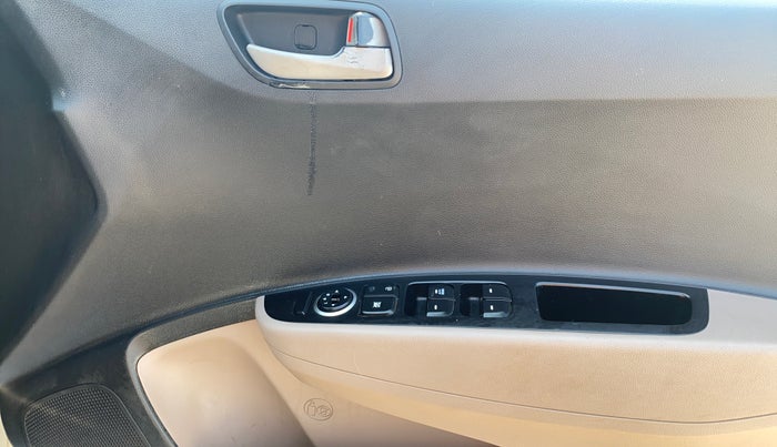 2015 Hyundai Xcent S (O) 1.2, Petrol, Manual, 61,983 km, Driver Side Door Panels Control