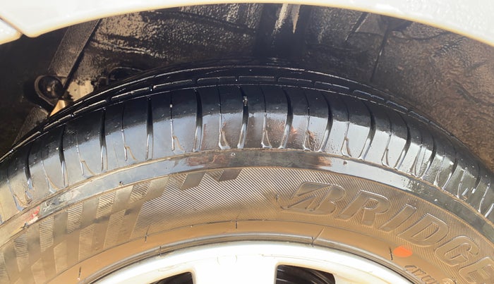 2015 Hyundai Xcent S (O) 1.2, Petrol, Manual, 61,983 km, Right Rear Tyre Tread