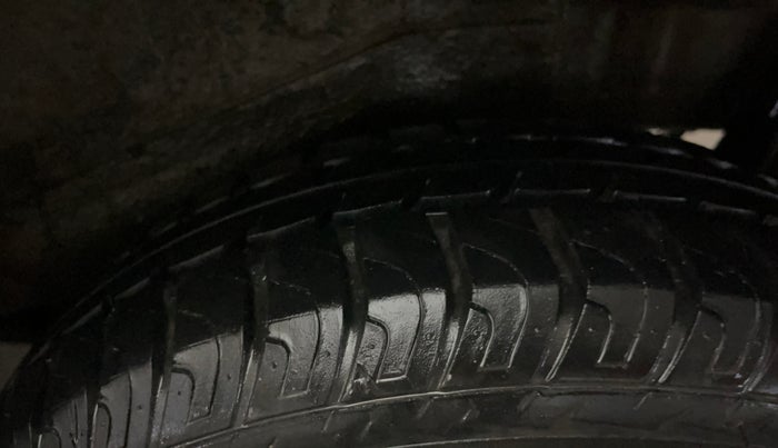 2014 Maruti Wagon R 1.0 VXI, Petrol, Manual, 16,470 km, Left Rear Tyre Tread
