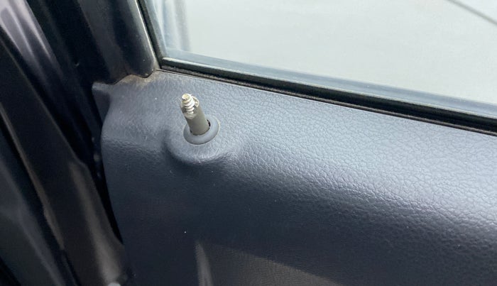 2017 Maruti Alto K10 VXI, Petrol, Manual, 91,002 km, Lock system - Door lock knob has minor damage