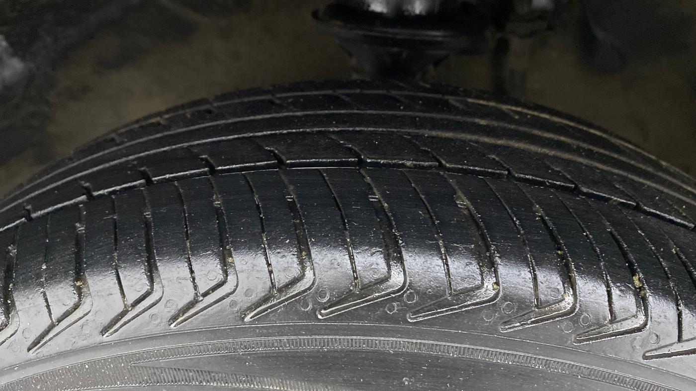 2017 Maruti Alto K10 VXI, Petrol, Manual, 91,002 km, Left Front Tyre Tread