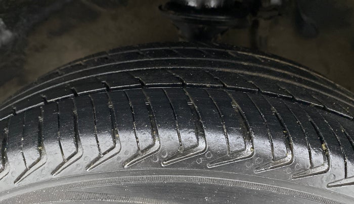 2017 Maruti Alto K10 VXI, Petrol, Manual, 91,002 km, Left Front Tyre Tread