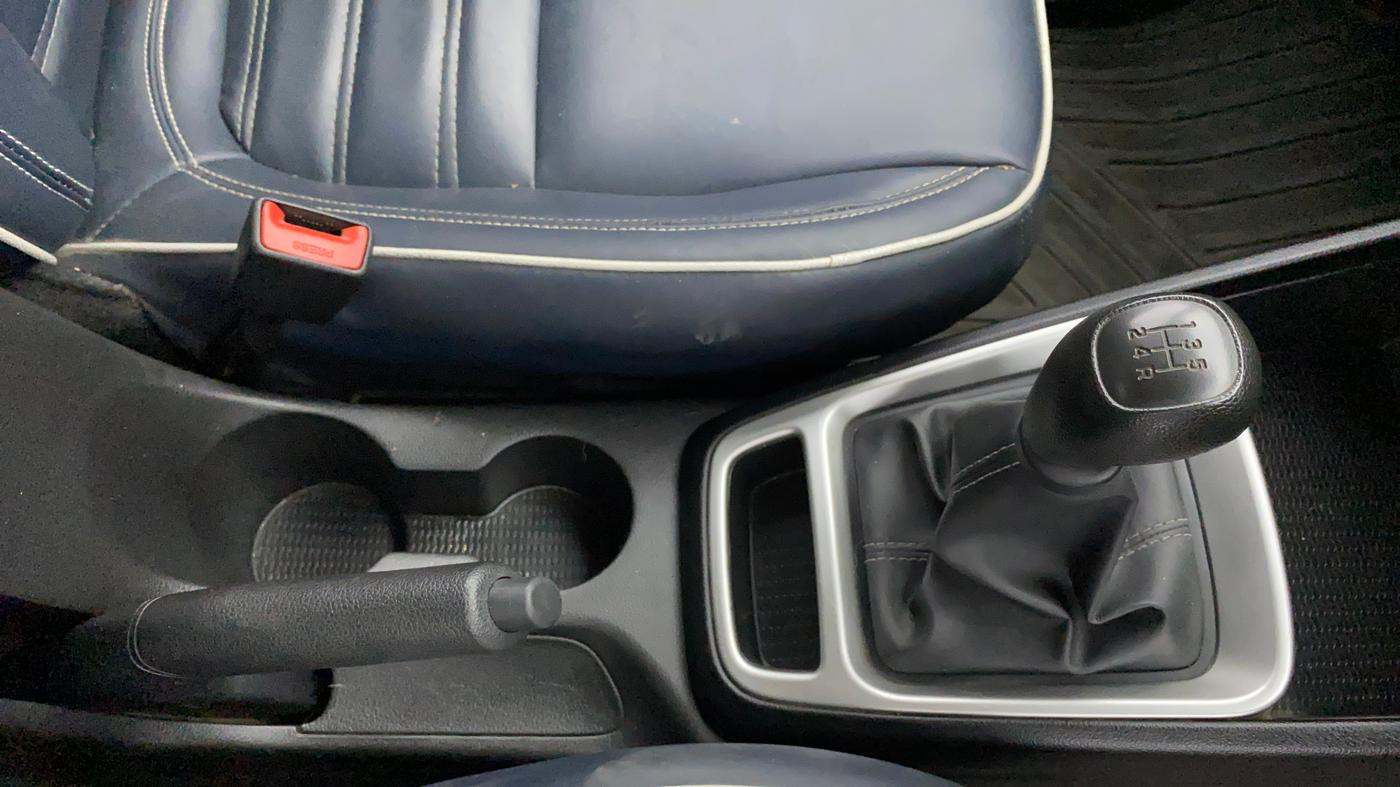 2020 Hyundai VENUE S 1.2, Petrol, Manual, 46,817 km, Gear Lever