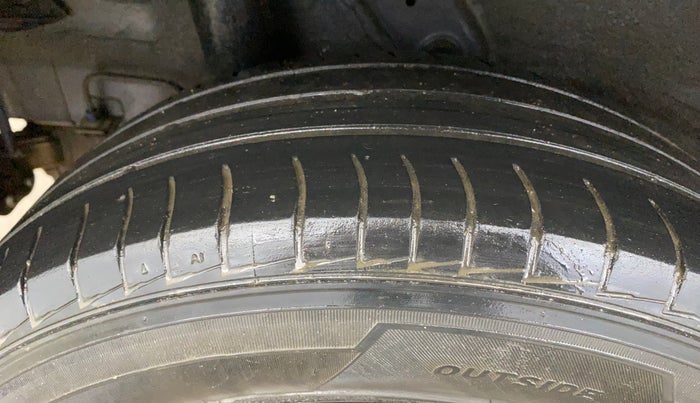 2020 Hyundai VENUE S 1.2, Petrol, Manual, 46,817 km, Right Rear Tyre Tread