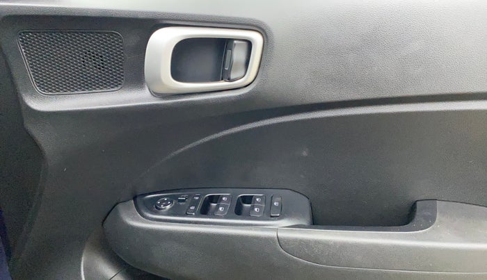 2020 Hyundai VENUE S 1.2, Petrol, Manual, 46,817 km, Driver Side Door Panels Control