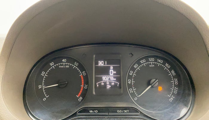 2015 Skoda Rapid AMBITION 1.6 MPI MT, Petrol, Manual, 90,252 km, Odometer Image