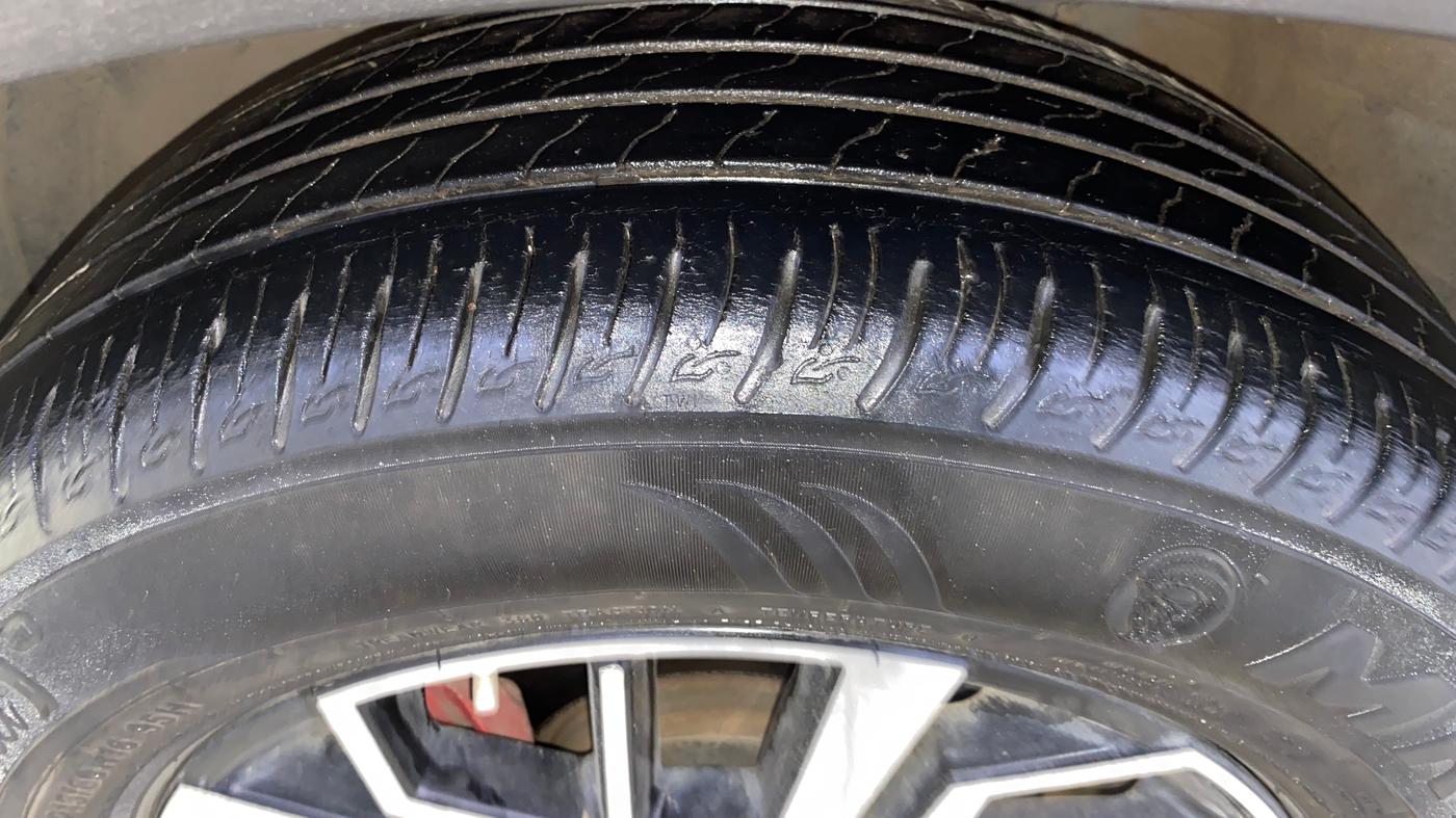 2023 Hyundai VENUE N LINE N8 1.0 TURBO DCT, Petrol, Automatic, 41,474 km, Left Front Tyre Tread