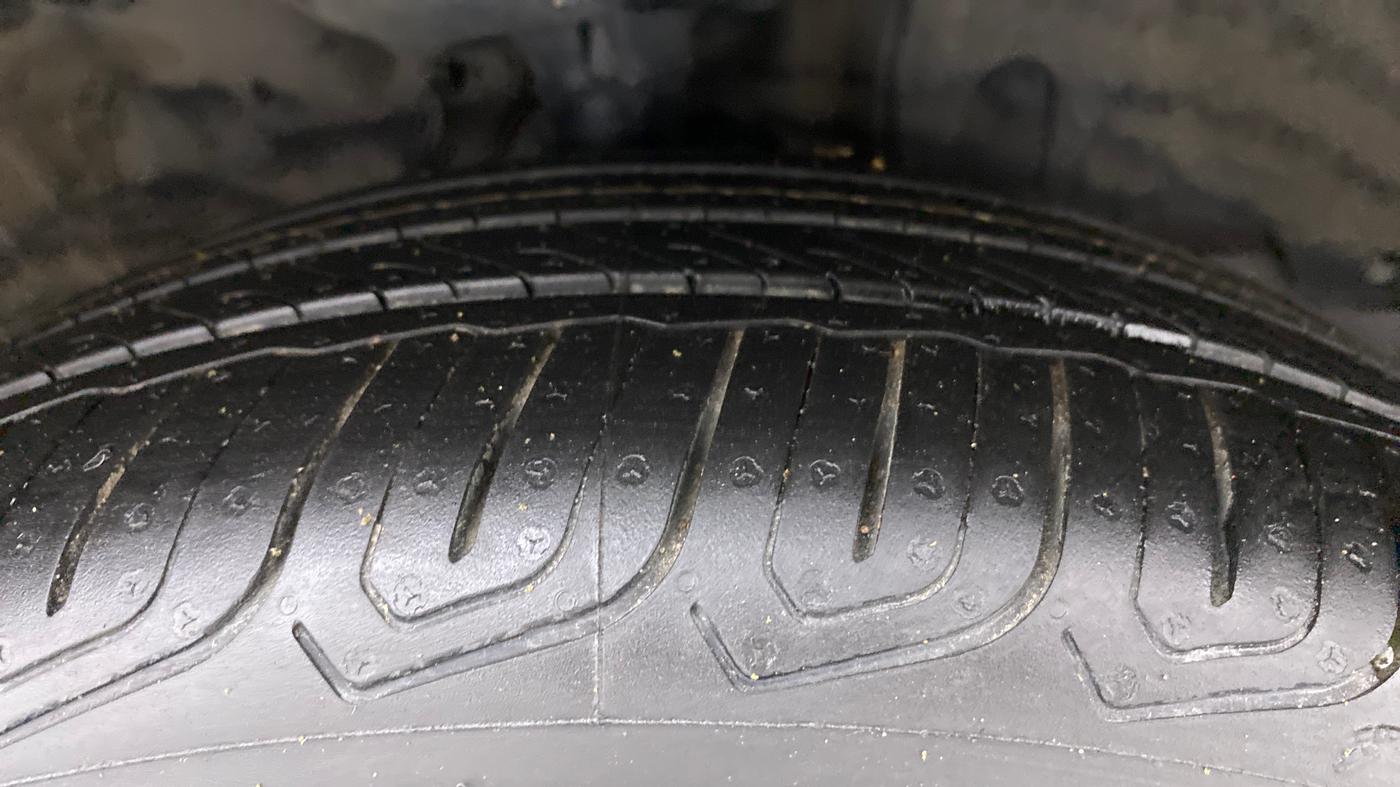 2017 Honda City 1.5L I-VTEC VX CVT, Petrol, Automatic, 1,15,627 km, Right Front Tyre Tread