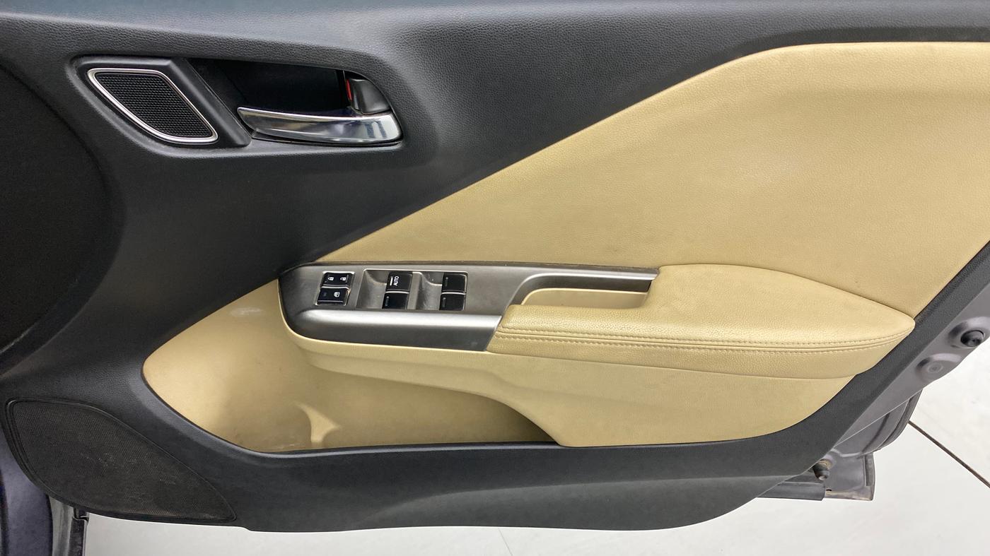 2017 Honda City 1.5L I-VTEC VX CVT, Petrol, Automatic, 1,15,627 km, Driver Side Door Panels Control