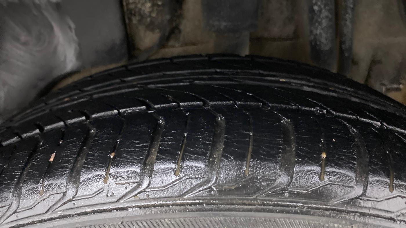 2015 Tata Bolt XMS REVOTRON, Petrol, Manual, 73,471 km, Left Rear Tyre Tread