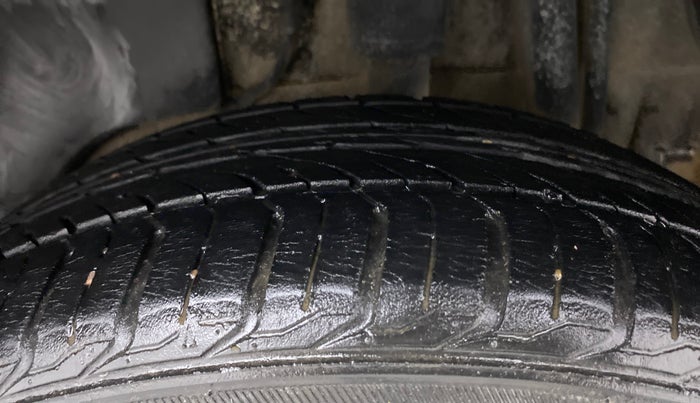 2015 Tata Bolt XMS REVOTRON, Petrol, Manual, 73,471 km, Left Rear Tyre Tread