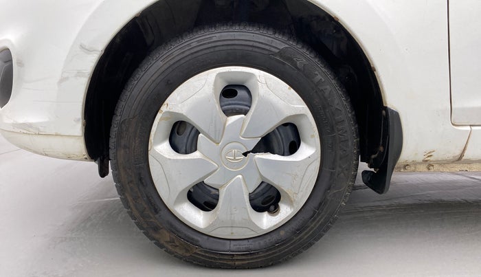 2015 Tata Bolt XMS REVOTRON, Petrol, Manual, 73,471 km, Left Front Wheel