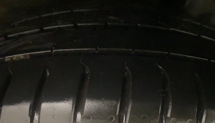 2022 Hyundai NEW I20 ASTA (O) 1.2 MT, Petrol, Manual, 1,00,478 km, Left Rear Tyre Tread