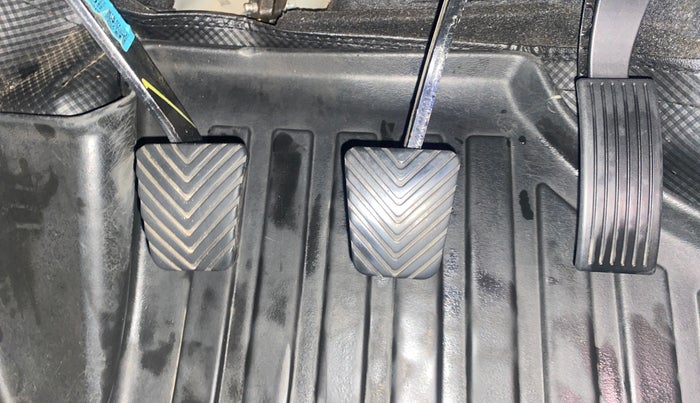 2022 Hyundai NEW I20 ASTA (O) 1.2 MT, Petrol, Manual, 1,00,478 km, Pedals