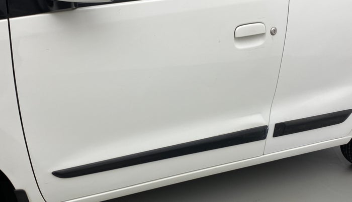 2018 Maruti Wagon R 1.0 VXI, Petrol, Manual, 49,087 km, Front passenger door - Slightly dented