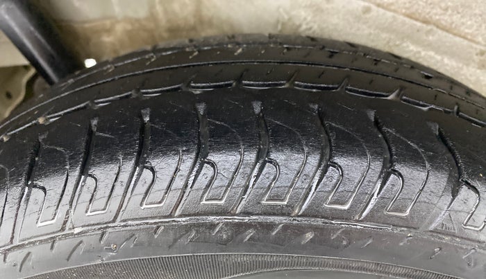 2018 Maruti Wagon R 1.0 VXI, Petrol, Manual, 49,087 km, Right Rear Tyre Tread