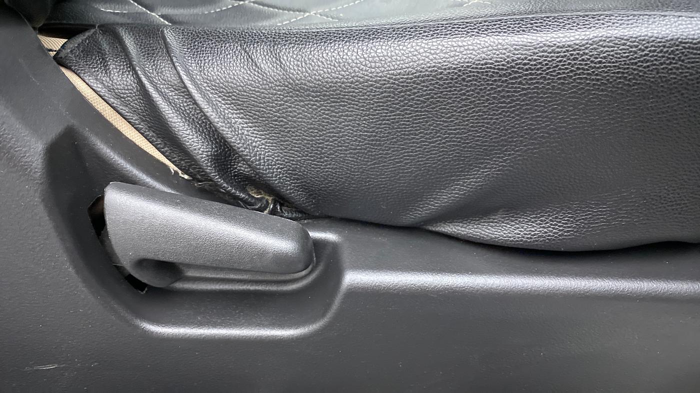 2018 Maruti Wagon R 1.0 VXI, Petrol, Manual, 49,087 km, Driver Side Adjustment Panel