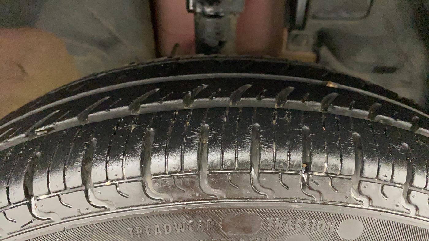 2019 Renault Kwid 1.0 RXT Opt, Petrol, Manual, 12,936 km, Right Front Tyre Tread