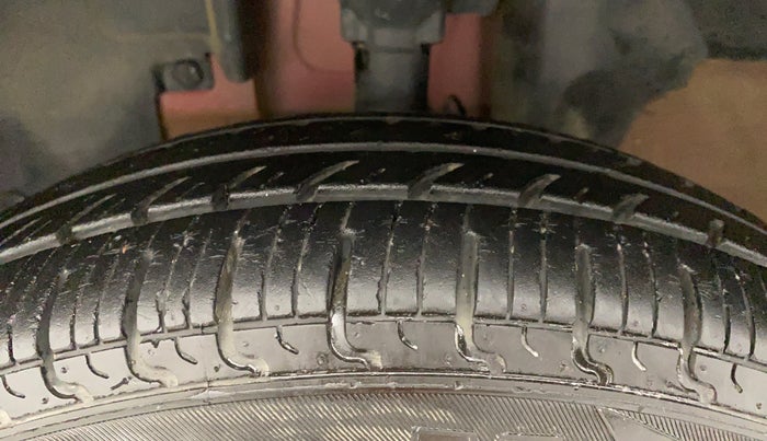 2019 Renault Kwid 1.0 RXT Opt, Petrol, Manual, 12,936 km, Left Front Tyre Tread