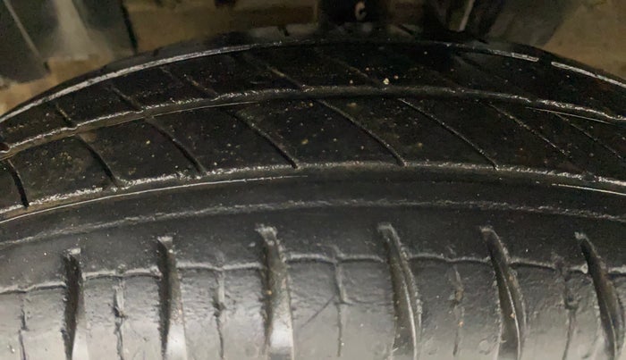2021 Renault Kwid RXT 0.8, Petrol, Manual, 35,440 km, Left Front Tyre Tread